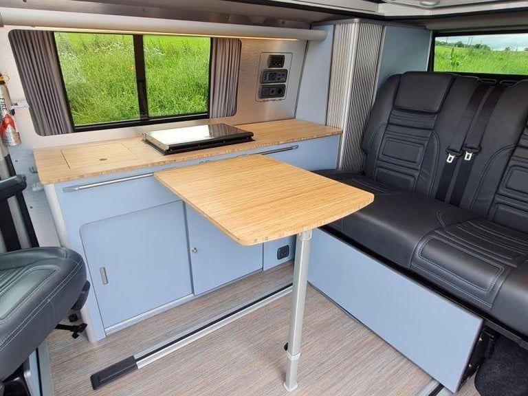 Volkswagen VW Transporter Uberbus Campervan