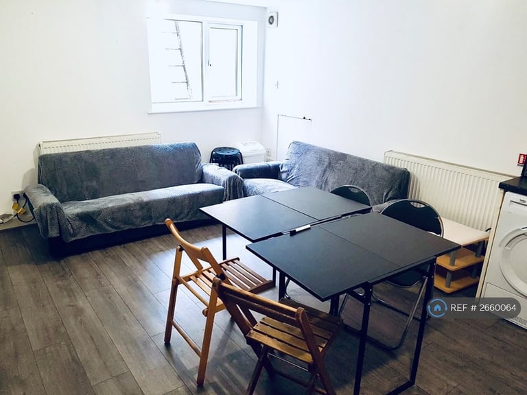 6 bedroom house in Oxford Street, Leamington Spa, CV32 (6 bed) (#2660064)