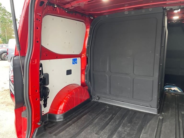 2025 Ford Transit Custom 2.0 EcoBlue 150ps H1 Multicab Limited Crew Bus Diesel Manual