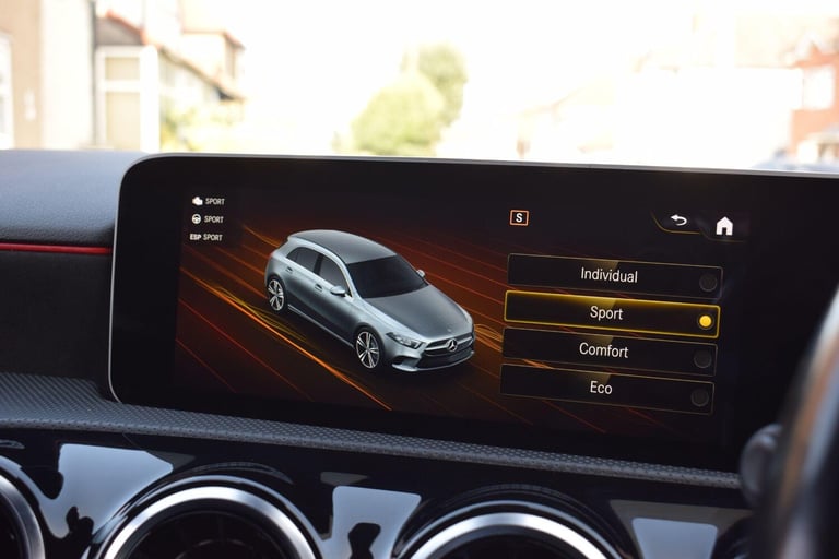2020 Mercedes-Benz A-Class 1.3 A200 AMG Line (Executive) 7G-DCT Euro 6 (s/s) 5dr HATCHBACK Petrol...