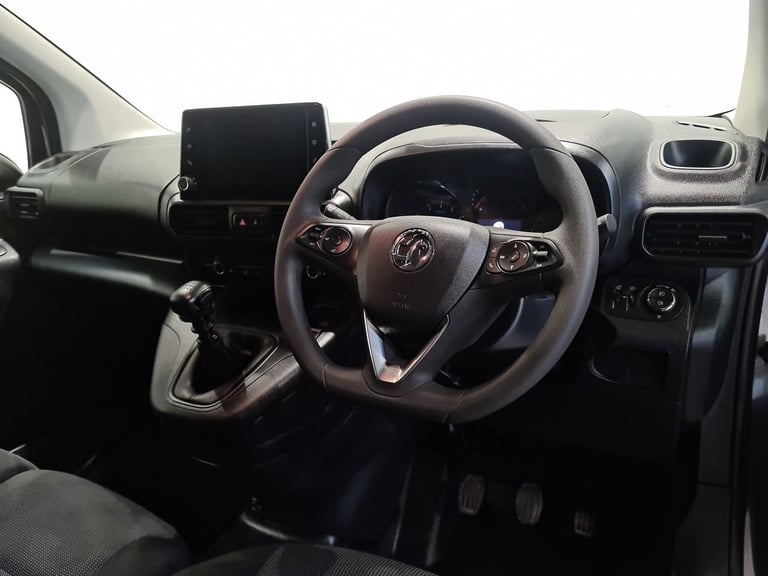 2024 Vauxhall Combo 1.5 TURBO D 2300 PRO P/V L2 H1 100 BHP LWB Panel Van Diesel Manual