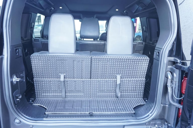 2023 Land Rover Defender 3.0 D300 X-Dynamic HSE 110 5dr Auto [7 Seat] ESTATE DIESEL Automatic