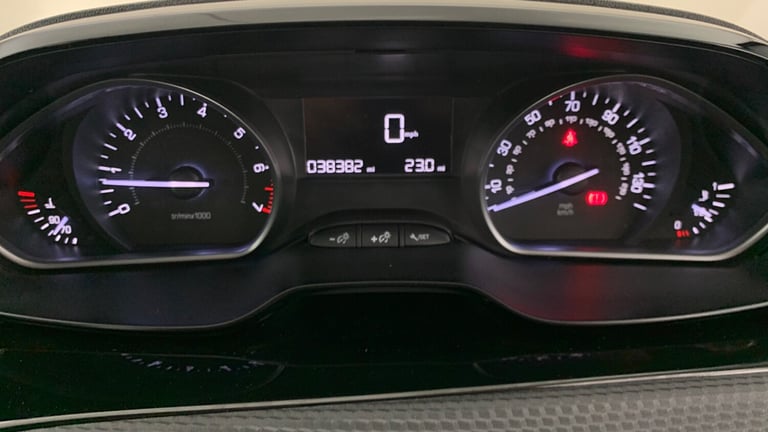 2016 Peugeot 208 1.2 PureTech XS White Hatchback 5dr Petrol Manual Euro 6 (82 ps) Hatchback Petro...