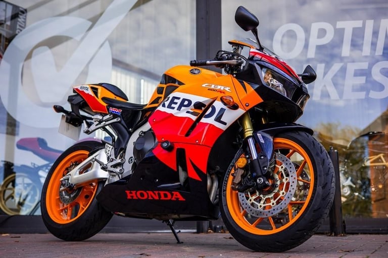 Honda CBR600RR REPSOL ! LOW MILES ! AKRO ! STUNNING