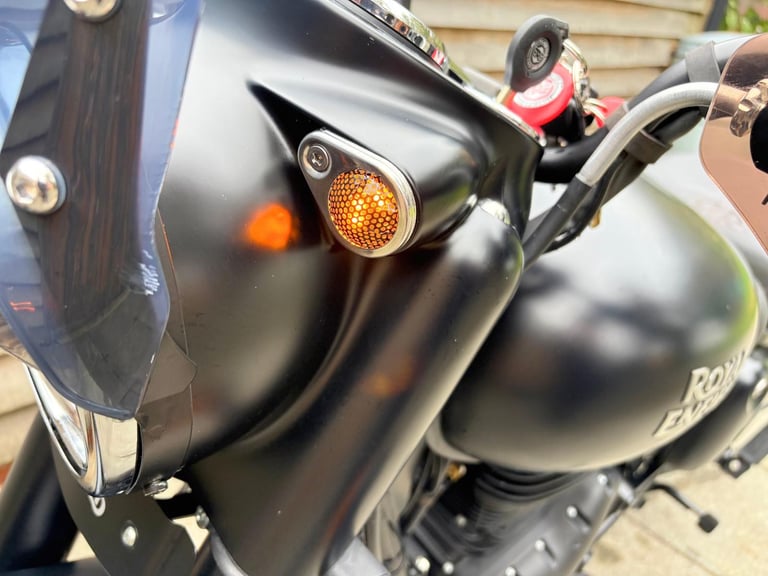 2023 / 23 Royal Enfield CLASSIC 350 £3500 Black 201 miles.