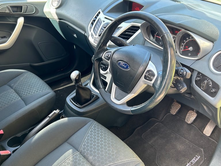 Ford fiesta titanium 57k mileage 2010