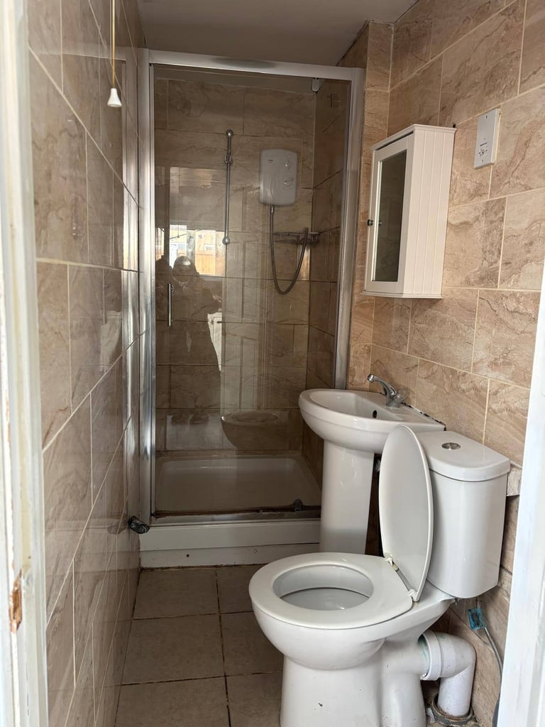 Seperate & Spacious Studio for Rent – IG2 7DL