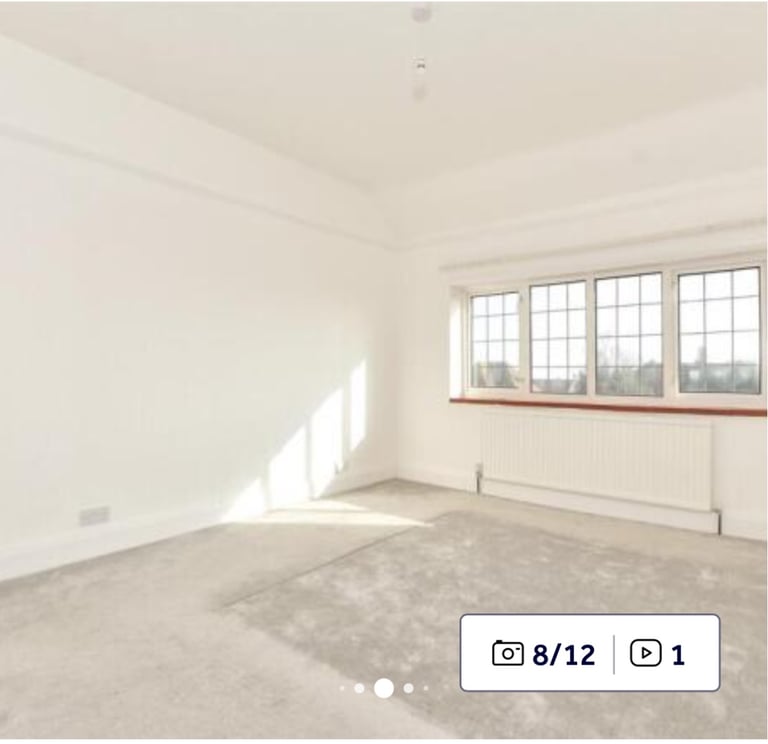 4 bedroom House & Garage