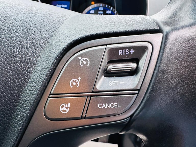 2016 Hyundai Santa Fe 2.2 CRDi SE 4WD Euro 5 5dr (5 seat) ESTATE Diesel Manual