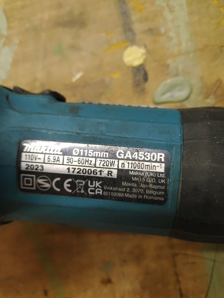 MAKITA GRINDER 110 volts and 720 wats 