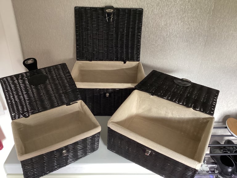 Basket weave storage