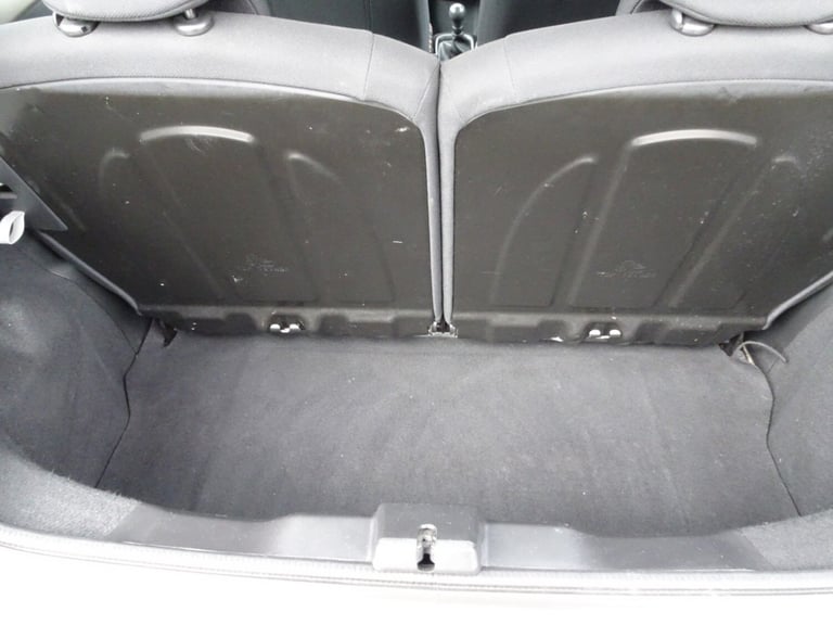 1.0 VTi Feel 5dr £20 TAX +FSH +BTOOTH +JUST SERVICED*