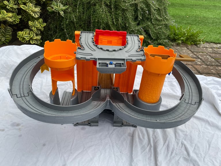 Thomas the tank engine train sets