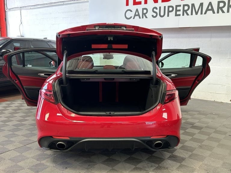 2018 Alfa Romeo Giulia 2.0T Veloce Saloon 4dr Petrol Auto Euro 6 (s/s) (280 ps) Saloon Petrol Aut...