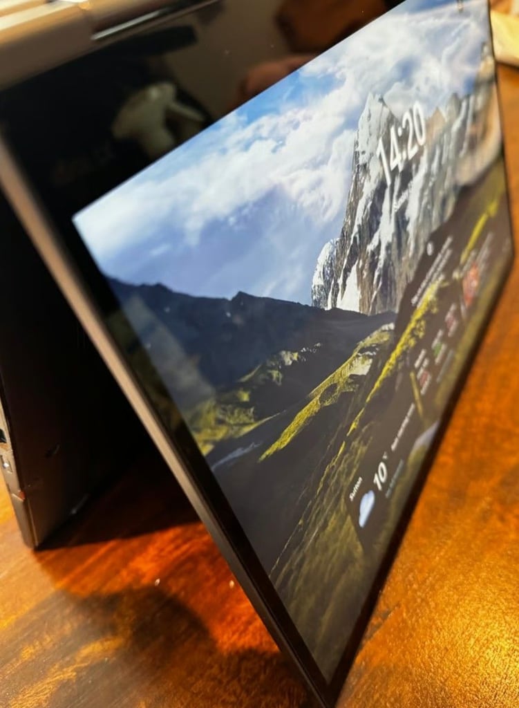 image for Lenovo laptop *Touch Screen* X1 Yoga 5th Gen, i7 4.9ghz, TBT3, Excel Cond, 16GB Ram, 512gb SSD