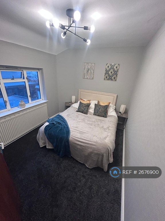 1 bedroom flat in Miller Road, Croydon, CR0 (1 bed) (#2676900)