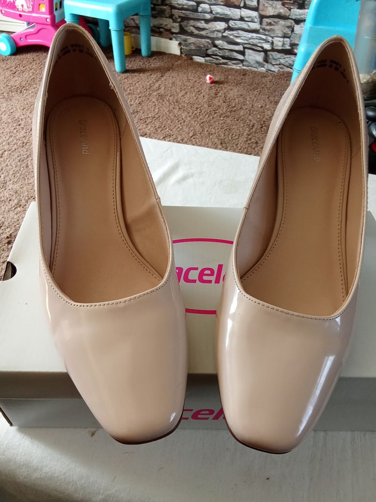 image for Ladies, (size 6) court shoes hardly worn 