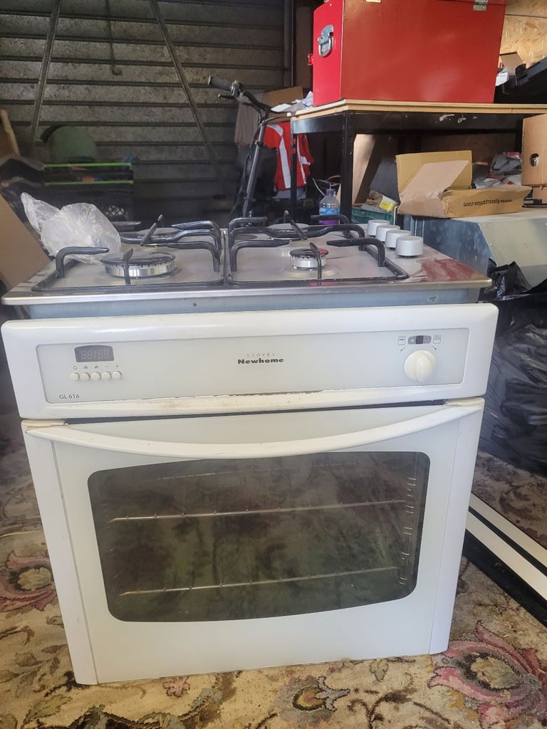 Caravan or narrow boat cooker