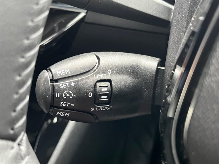 2024 Peugeot 2008 1.2 PureTech Allure SUV 5dr Petrol Manual Euro 6 (s/s) (130 ps) HATCHBACK Petro...