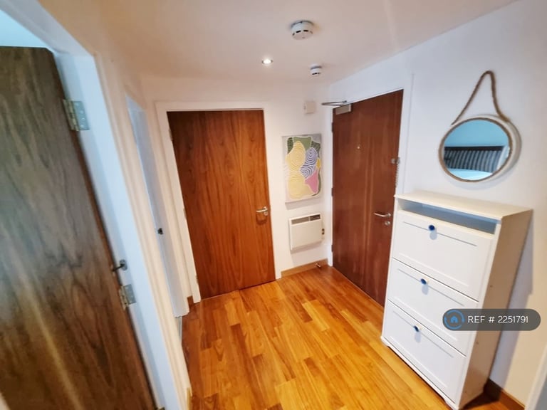 2 bedroom flat in The St. George Building, Leeds, LS1 (2 bed) (#2251791)