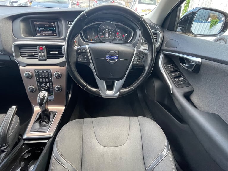 2014 Volvo V40 Cross Country 1.6 D2 CROSS COUNTRY SE AUTOMATIC 5-Door Diesel
