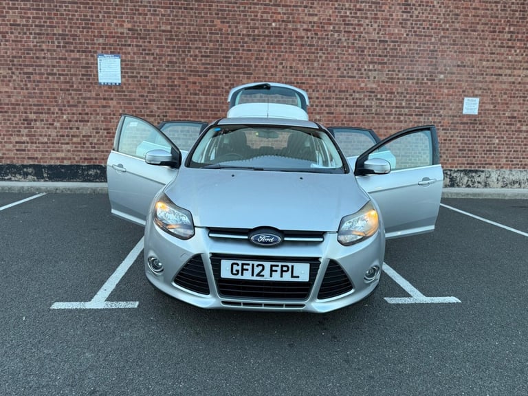  Ford Focus 1.6 Zetec Powershift Euro 5 5dr Petrol Automatic