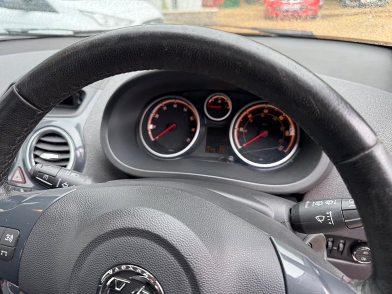 2013 Vauxhall Corsa 1.4 16V SE Euro 5 3dr HATCHBACK Petrol Manual