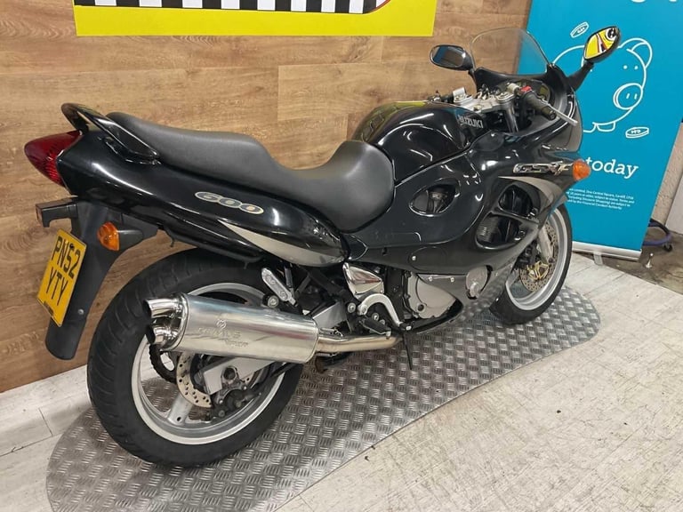 SUZUKI GSX600F