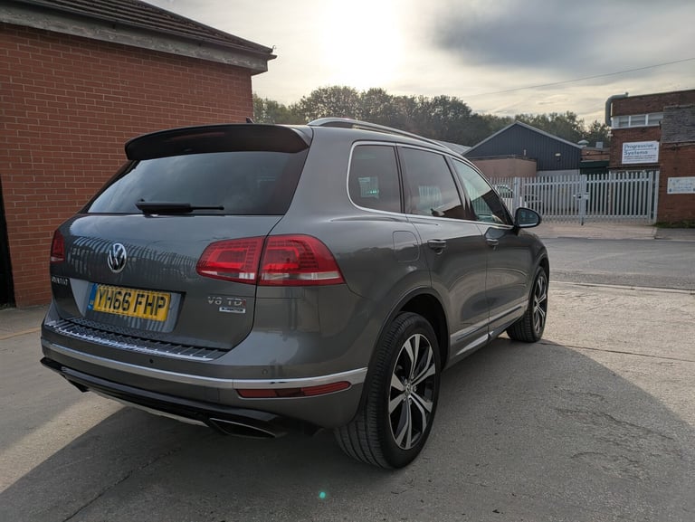 2016 Volkswagen Touareg 3.0 V6 TDI BlueMotion Tech 262 R-Line 5dr Tip Auto ESTATE Diesel Automatic