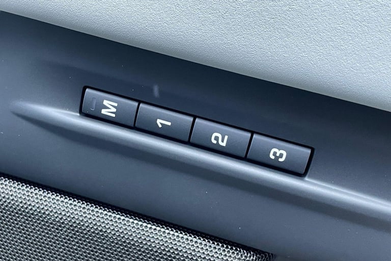 2025 Land Rover Range Rover Evoque 1.5 P270e Dynamic SE 5dr Auto ESTATE PETROL/ELECTRIC Automatic