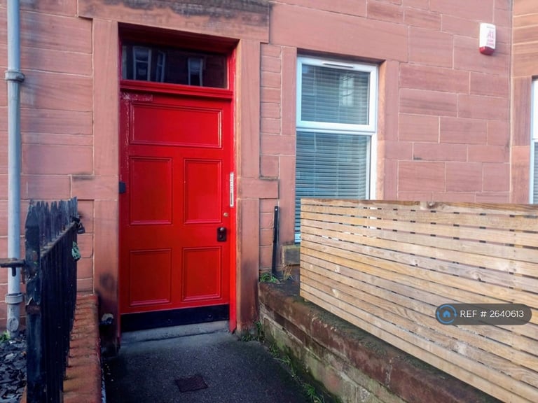 2 bedroom flat in Willowbrae, Edinburgh, EH8 (2 bed) (#2640613)