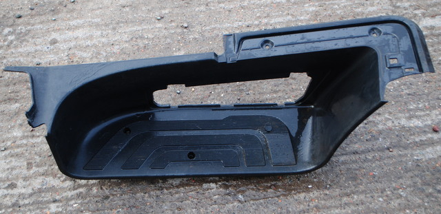 2019 MERCEDES SPRINTER MK3 W907 DRIVER FRONT DOOR STEP TRIM A9106864000