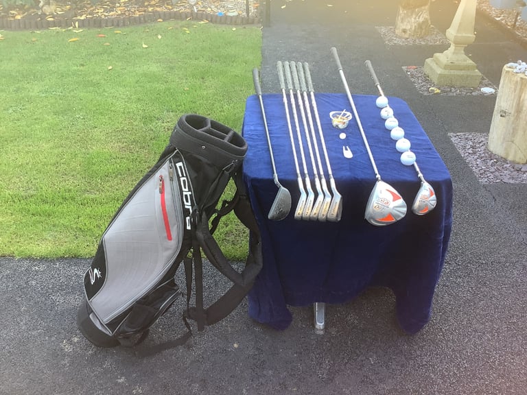 Complete set of Mitsushiba Mirage golf clubs, in a lovely as new Cobra