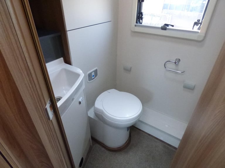 Swift Escape 604 DIESEL SEMIAUTOMATIC 2019/19