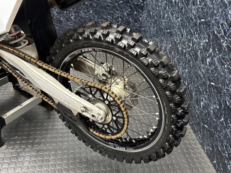 Husqvarna TC 125 2023 (MX / MOTOCROSS / ENDURO ) @ AJ TRADING