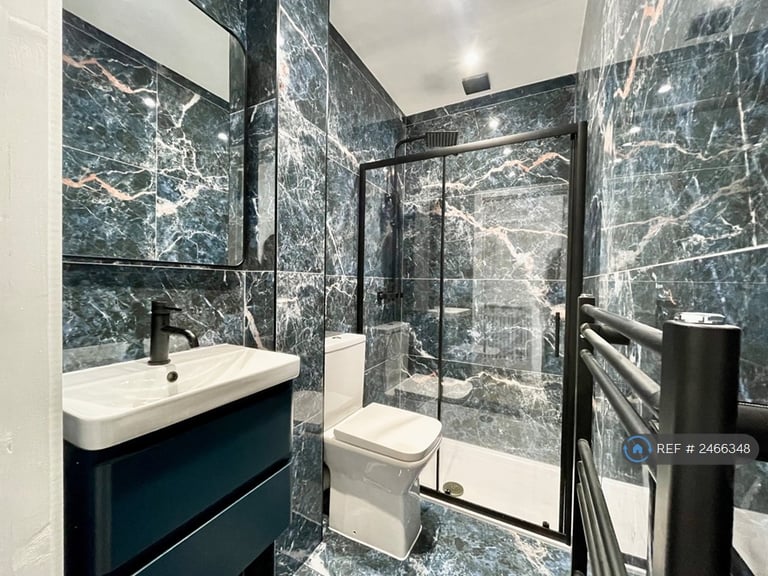 4 bedroom house in Edward Street, Dunstable, LU6 (4 bed) (#2466348)