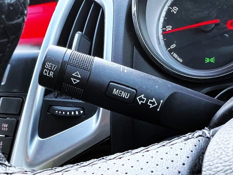 2014 Vauxhall Astra 1.6 SRi Manual 70,000 Miles . 5dr . Good Mileage . CHEAP on Fuel . HATCHBACK ...