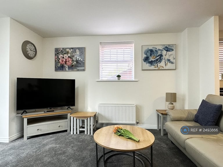 2 bedroom flat in Conyger Close, Great Oakley, Corby, NN18 (2 bed) (#2493866)