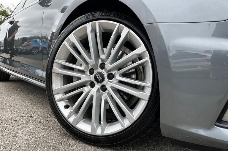 2019 Audi A4 40 TDI S Line 5dr S Tronic ** Paddle Shifters - Bluetooth / USB Connection Estate Di...