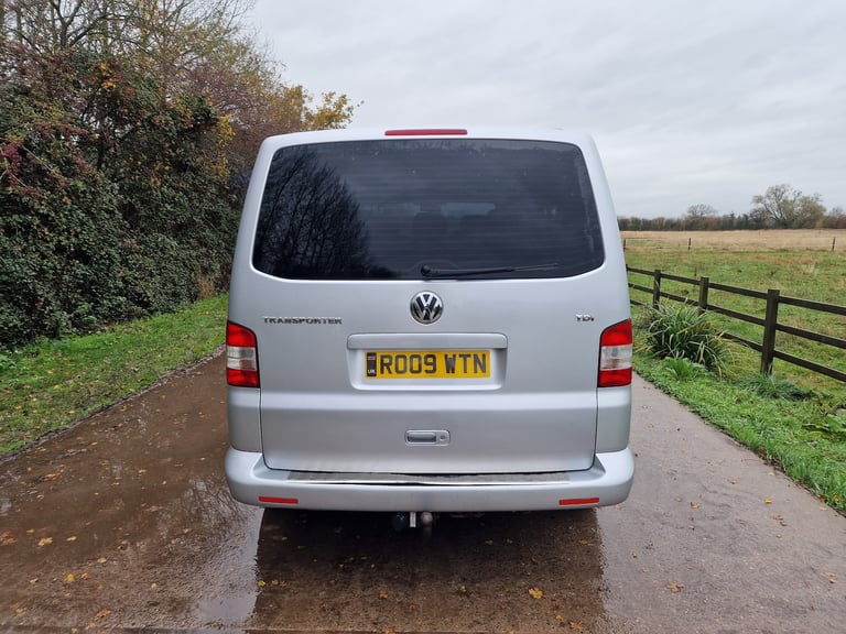 2009 VW Volkswagen Transporter Automatic Silver LWB 6 Seat Minibus  Spares