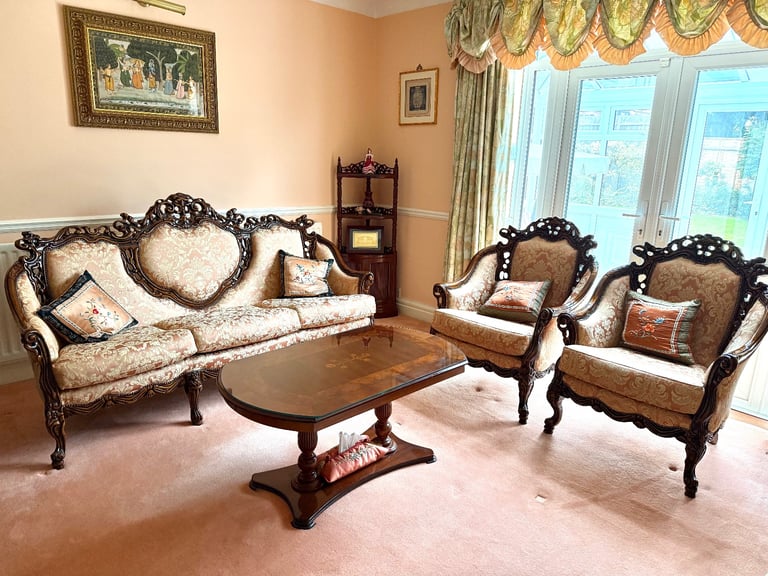 image for Italian style sofa 