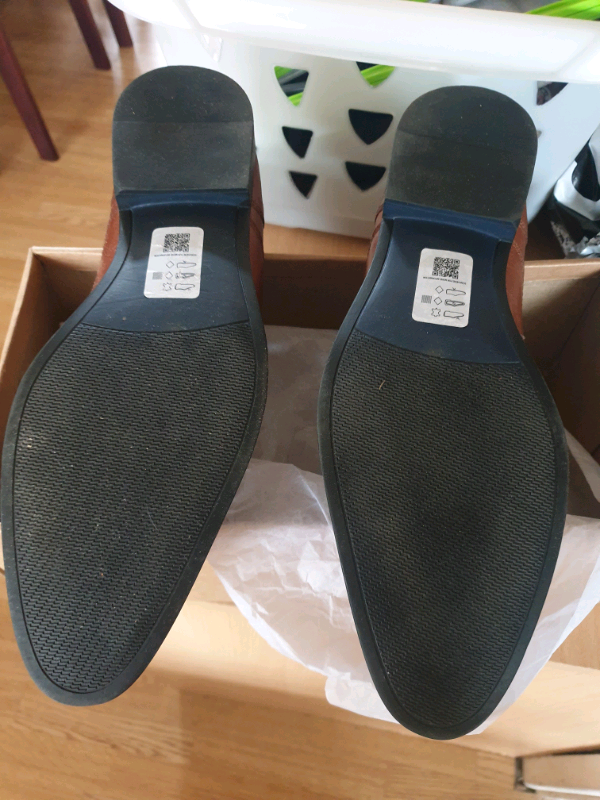 Mens shoes