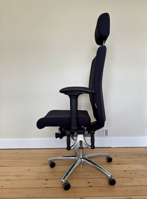 Haider Bioswing 560 iQ S ergonomic desk chair in excellent condition RRP £1999