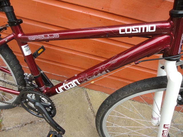 Apollo cosmo urban bike, 14 inch lightweight frame, 26 inch wheels