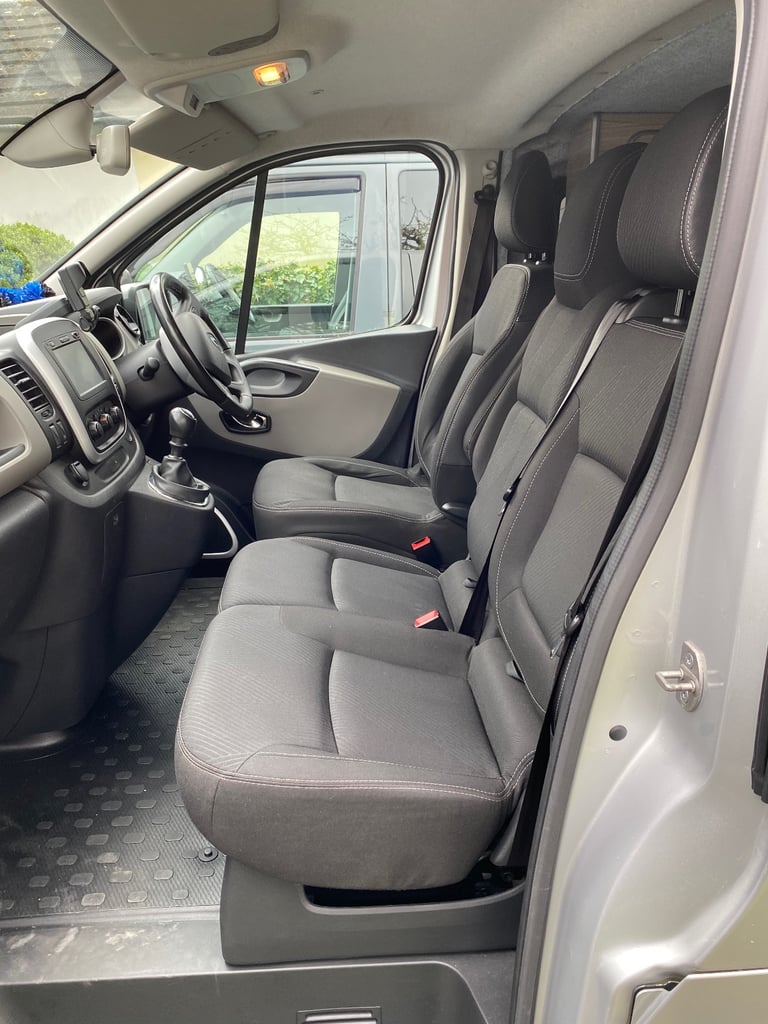 2016 RENAULT TRAFIC DAY VAN, MANUAL, 102,000 MILEAGE