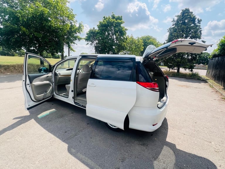 Toyota estima 2008 2.4 petrol automatic Ulez free 7 seats Screens with Bluetooth