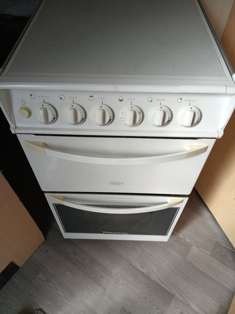 Parkinson cowan renown deluxe gas cooker 