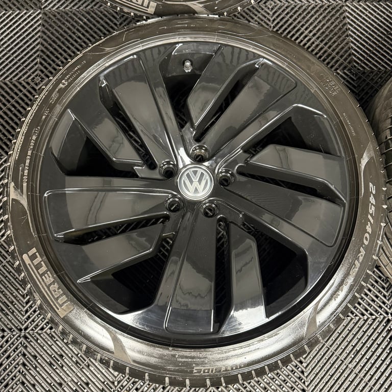 19'' GENUINE VW ARTEON MONTEVIDEO BLACK R LINE ALLOY WHEELS TYRES