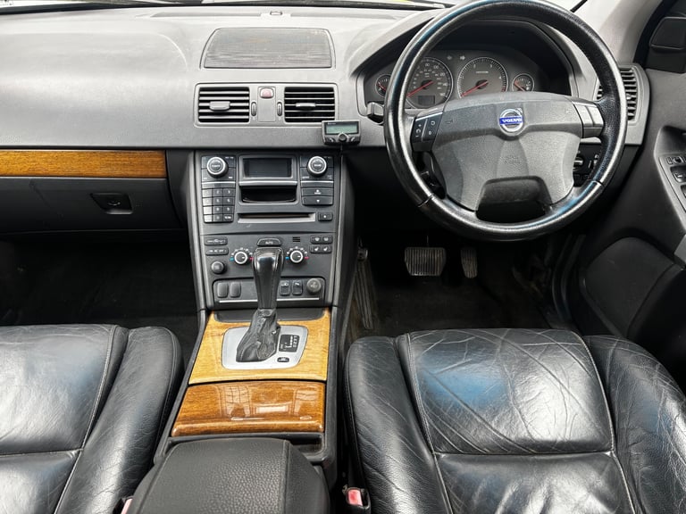 VOLVO XC90 2.4 D5 SE 2007 57 AUTOMATIC 7 SEATER IN BLACK 