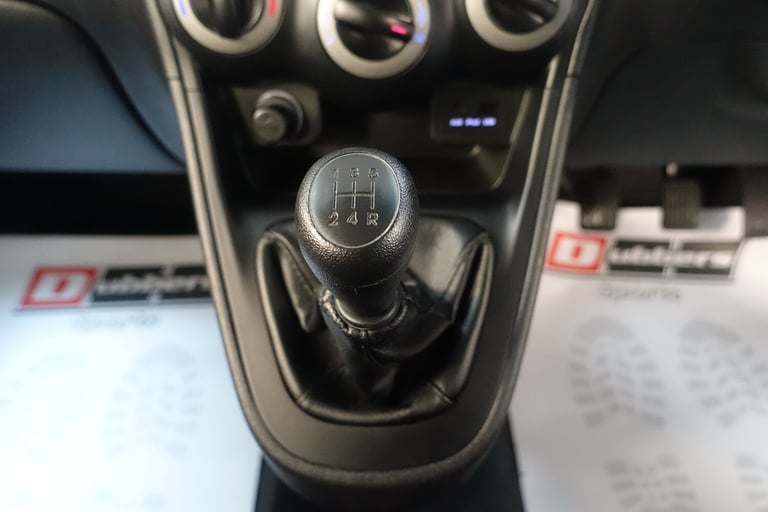 2012 Hyundai i10 1.2 Active 5dr HATCHBACK PETROL Manual